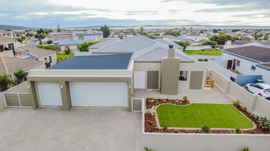4 Bedroom Property for Sale in Country Club Western Cape